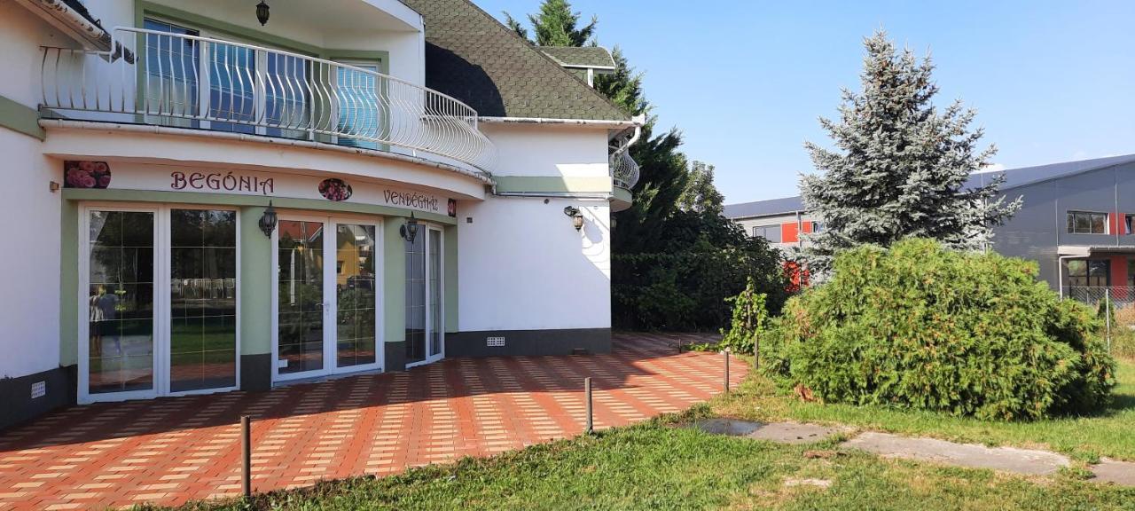 Begonia Vendeghaz Hotel Szigetszentmiklos Luaran gambar